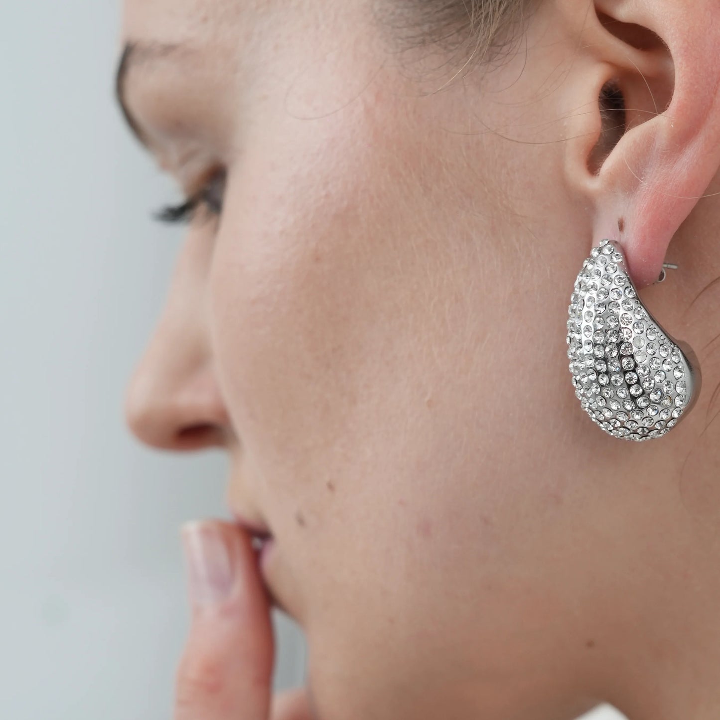 Savi Pavè Teardrop Earring