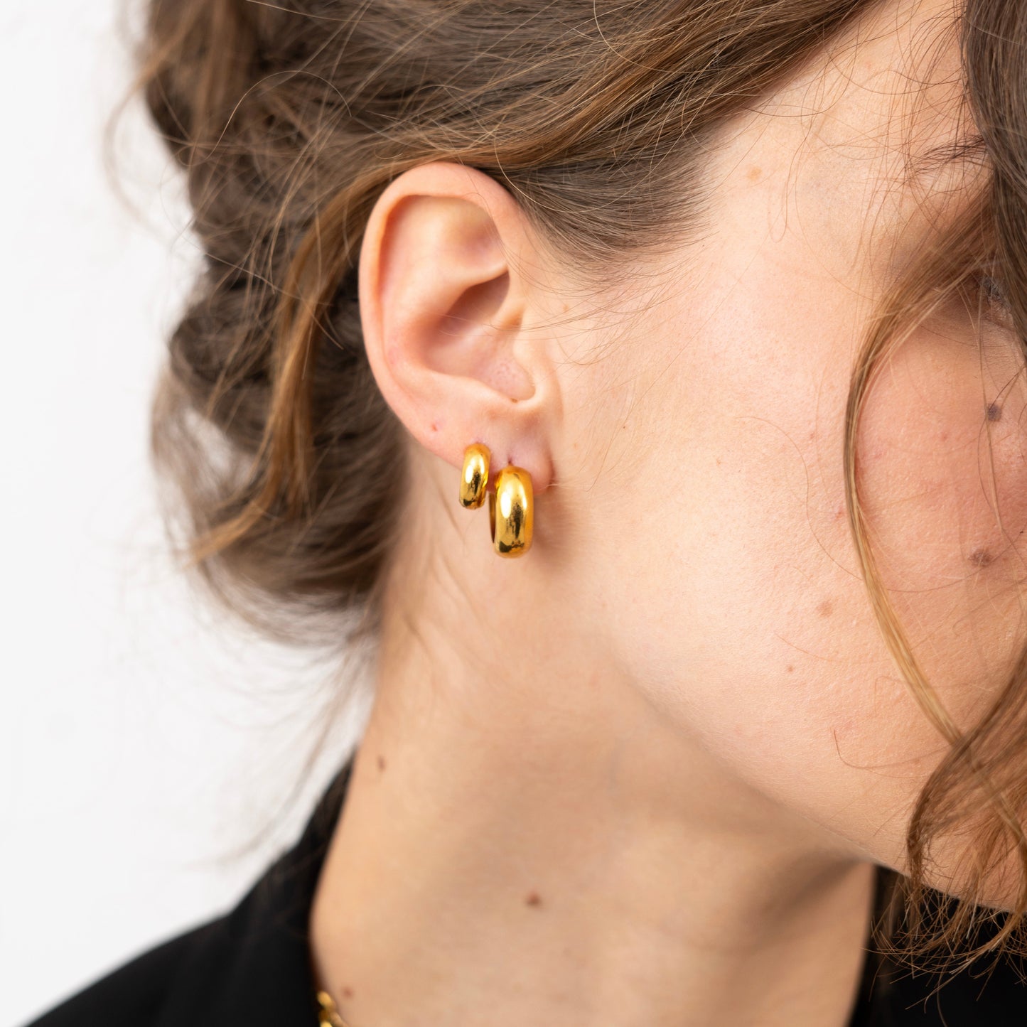 Juno Huggie Hoop Earring-Dazzledvenus