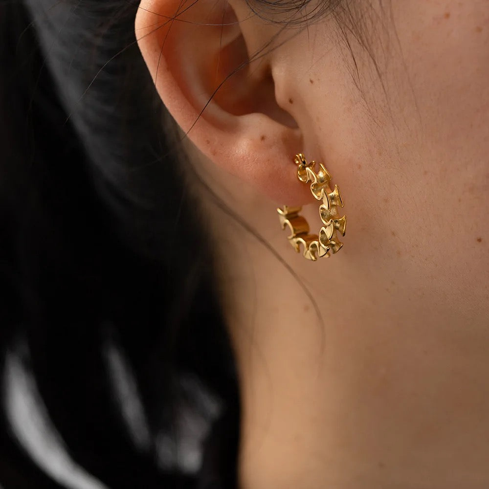 Geometric Wavy Irregular Hoop Earring