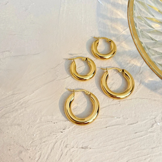 Essential Sleek Hoop Earring