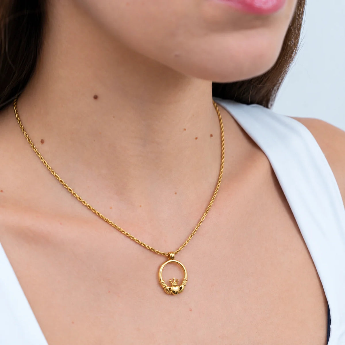 Queen of Claddagh Necklace – Irish Claddagh Jewellery
