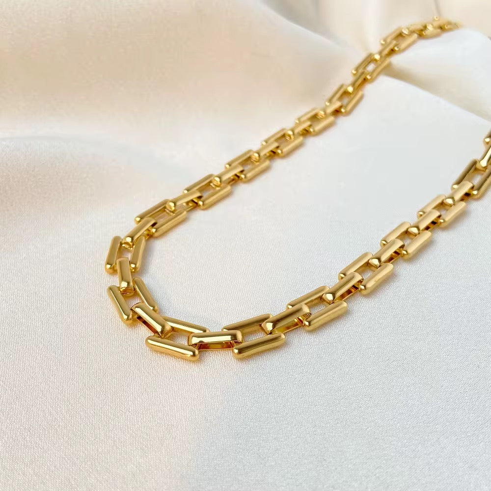 Timepiece Link Chain Necklace-Explore our elegant Balance Beam T-Bar Chain Necklace collection. Enhance your style with our sophisticated designs. Order now for timeless elegance! 🏆-Dazzledvenus