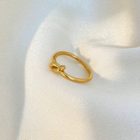 Nova Knot Infinity Ring