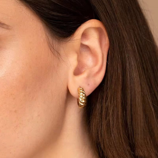 Everyday Fluid Hoop Earring