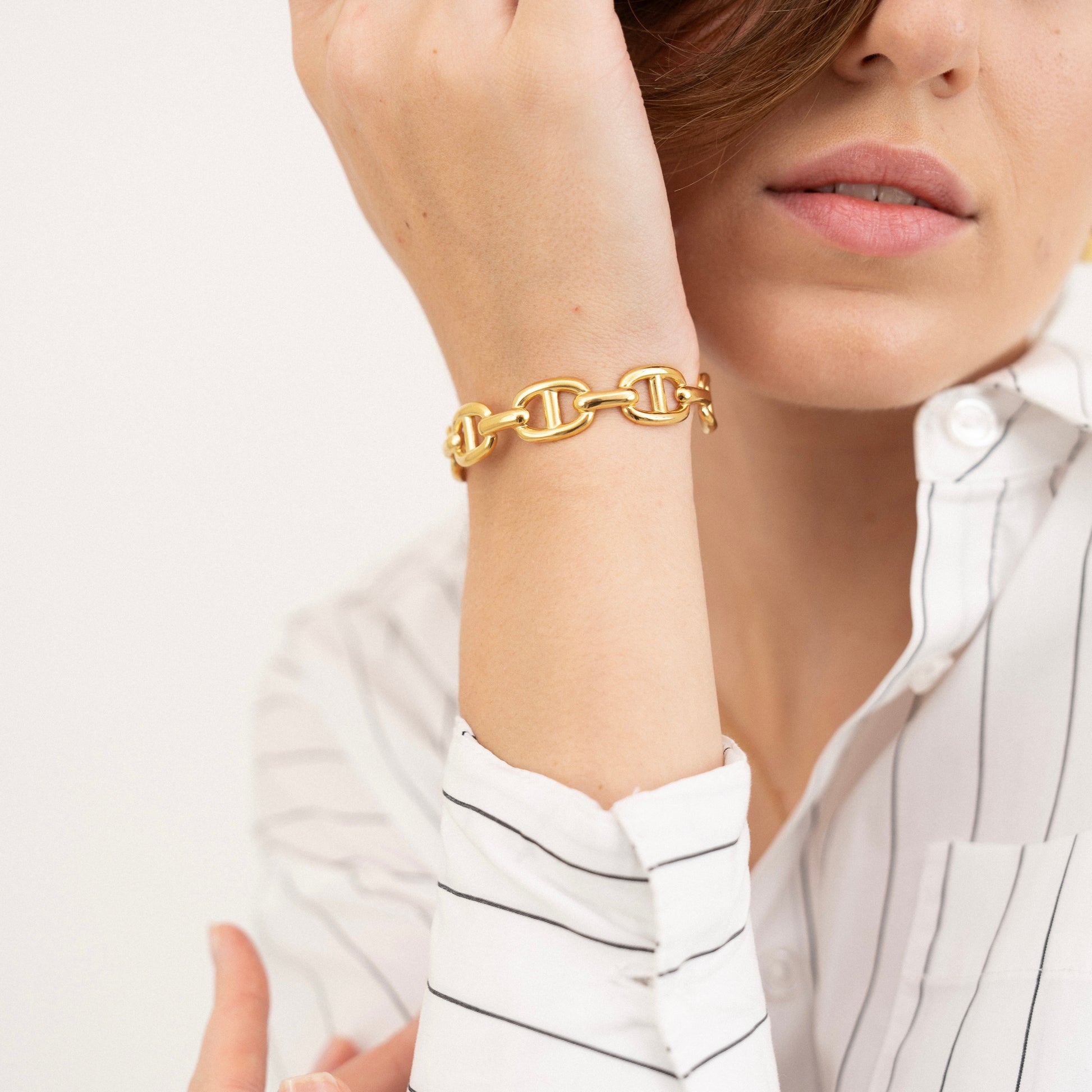 Ovalate Cuff Bangle Bracelet-Dazzledvenus