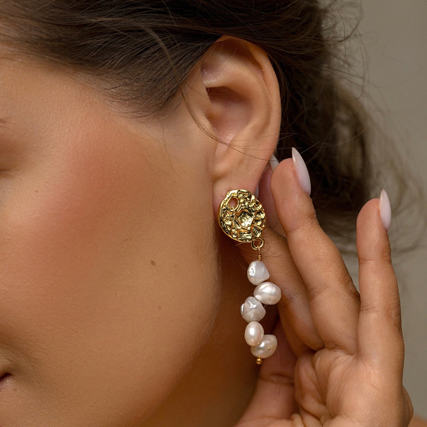 Bloom Pearl Drop Earring-Dazzledvenus