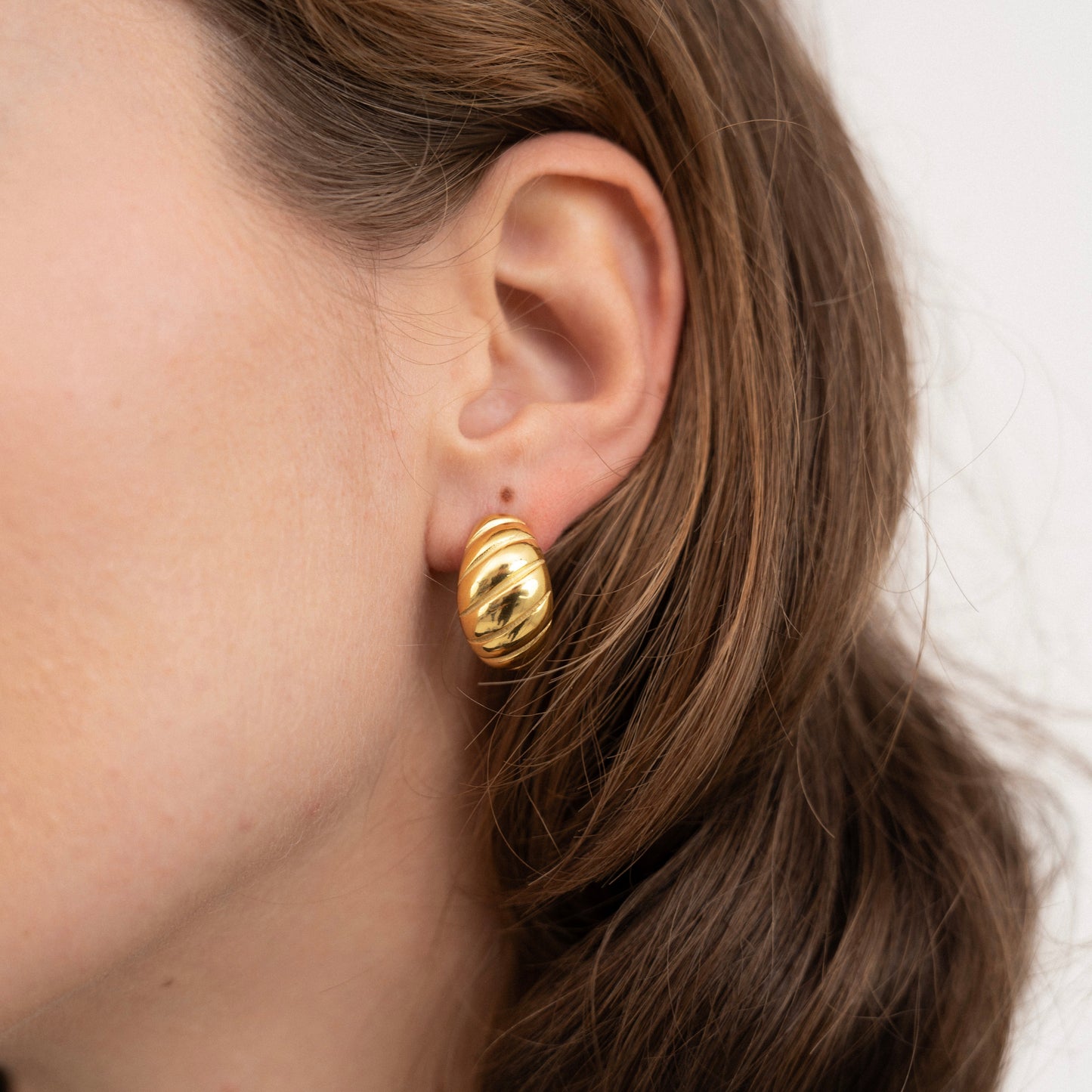 Ridge Croissant Earring-Dazzledvenus