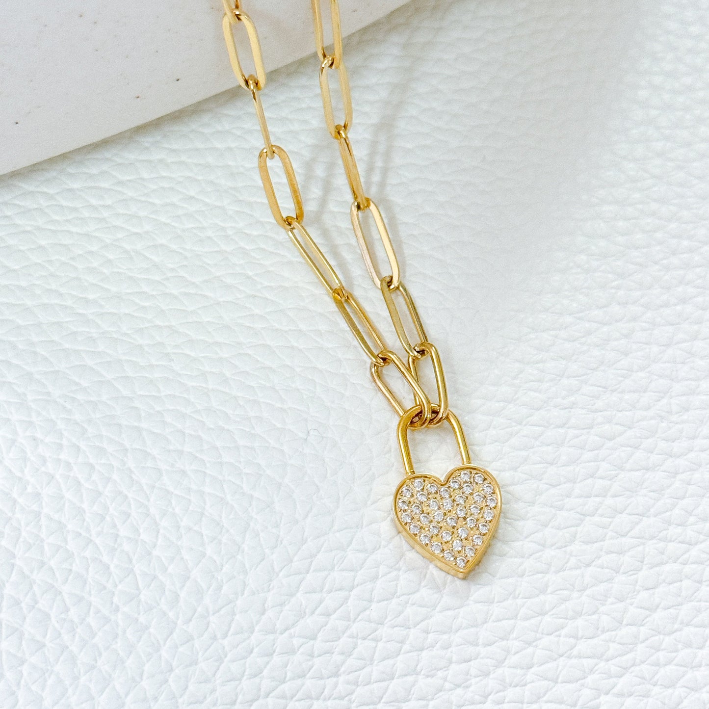 Dazzle Heart Lock Necklace-Explore our elegant Balance Beam T-Bar Chain Necklace collection. Enhance your style with our sophisticated designs. Order now for timeless elegance! 🏆-Dazzledvenus