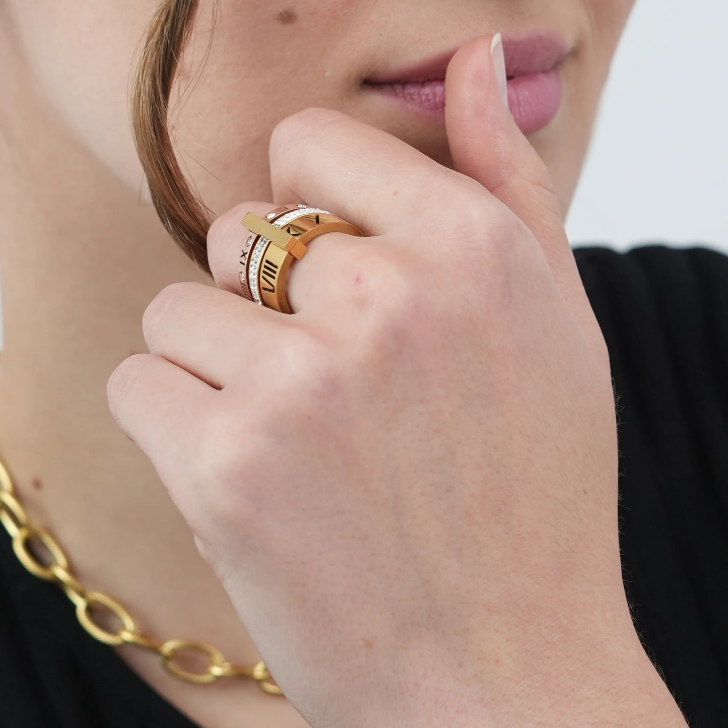 Trio Roman Ring