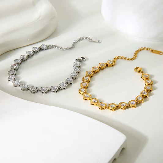 Zoe Heart Bracelet-Dainty heart-link bracelet in 18k gold-plated stainless steel. Waterproof, non-tarnish, hypoallergenic and perfect for everyday wear. Shipped from Ireland.-Dazzledvenus