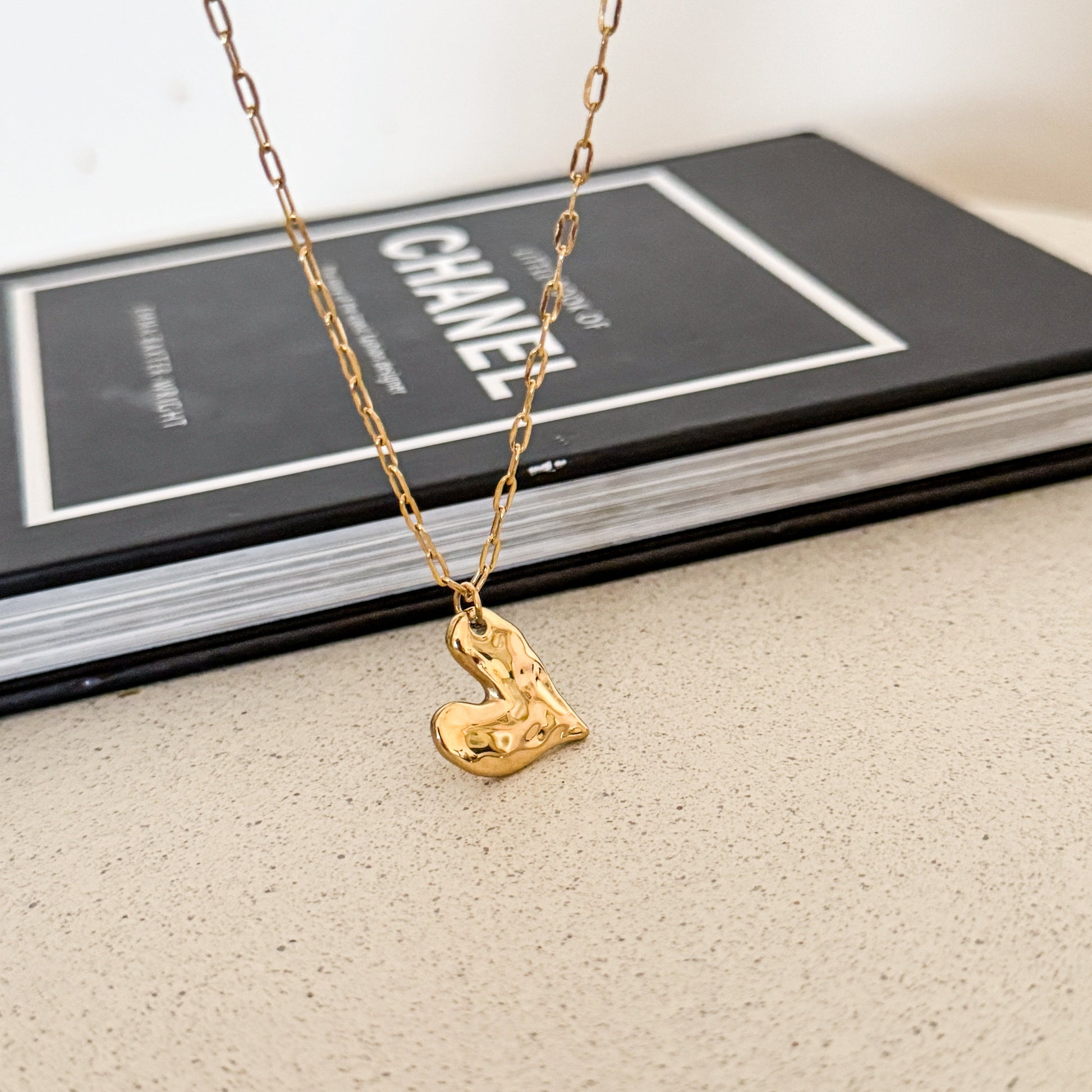 Heart Of Venus Necklace-Shop our collection of classic and elegant pearl pendant necklaces online. Elevate your style with timeless sophistication. Purchase yours now!🎯-Dazzledvenus