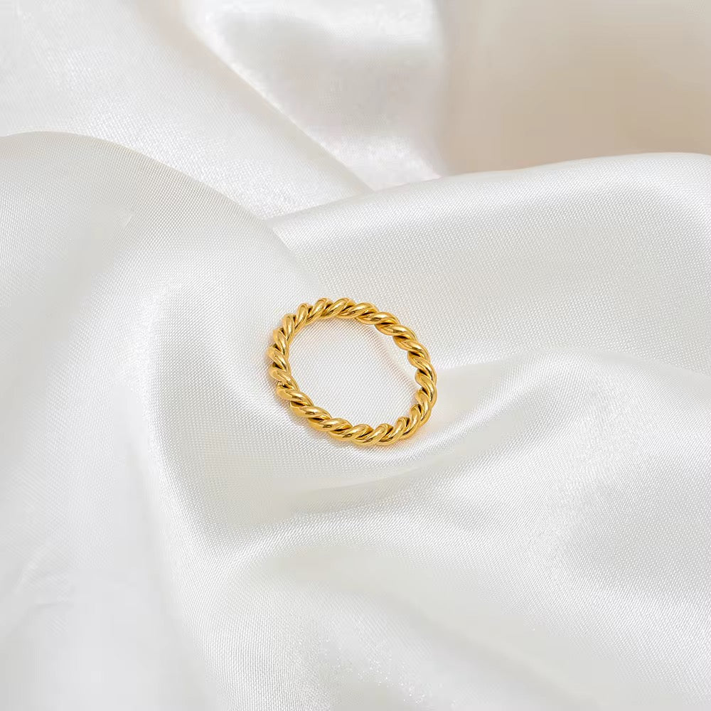 Twisted Rope Band Ring