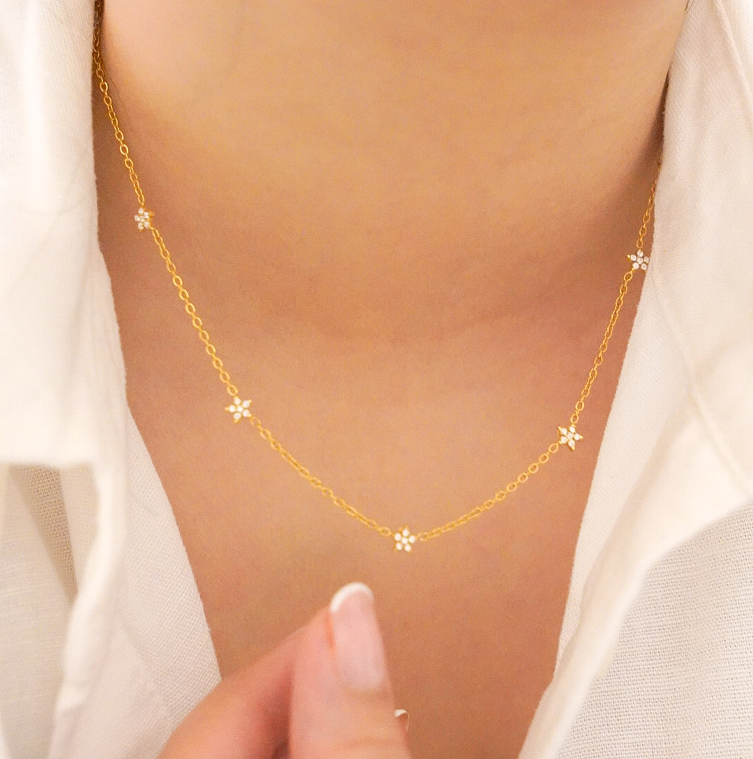 Delicate Star Shine Necklace