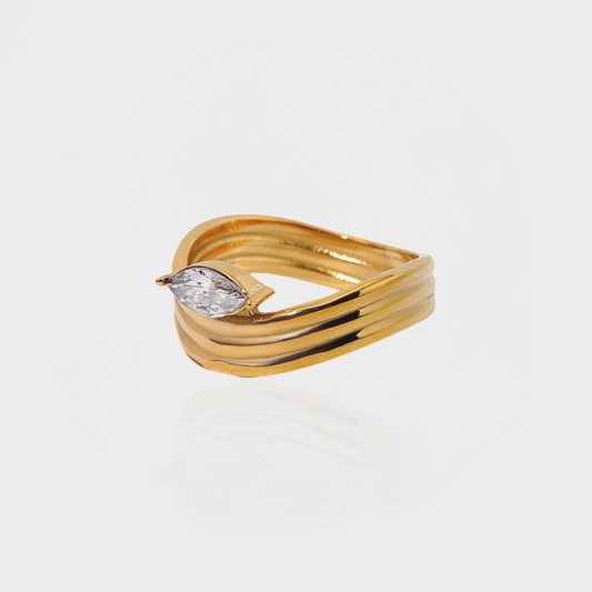 Harmony Wave Ring-Dazzledvenus