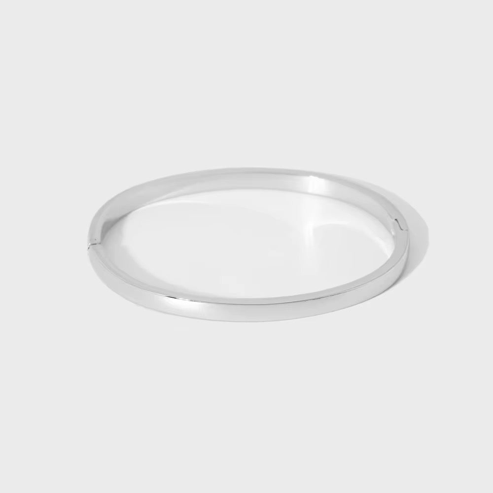 Heirloom Sleek Bangle-Dazzledvenus