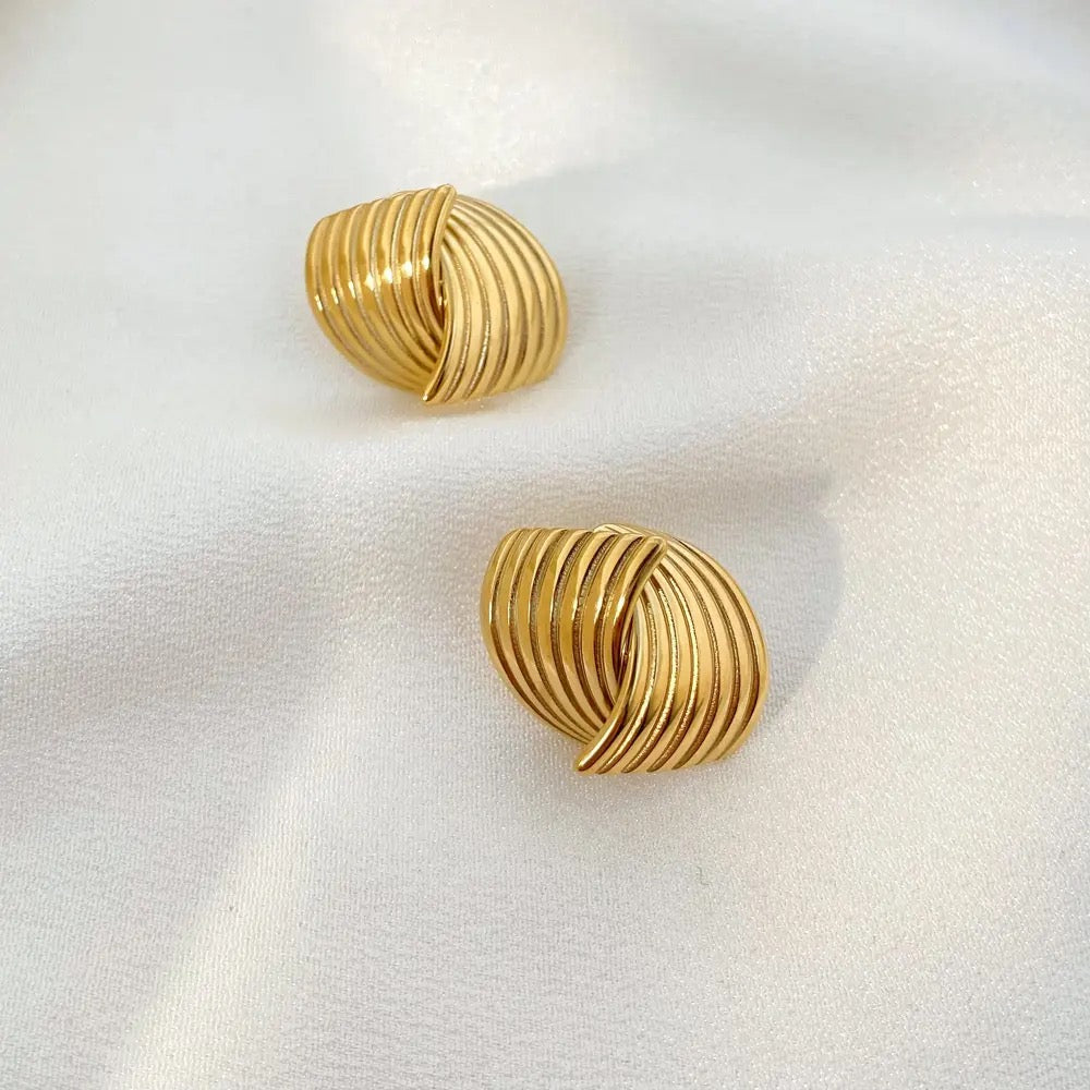 Vintage CrossOver Textured Earring-Dazzledvenus