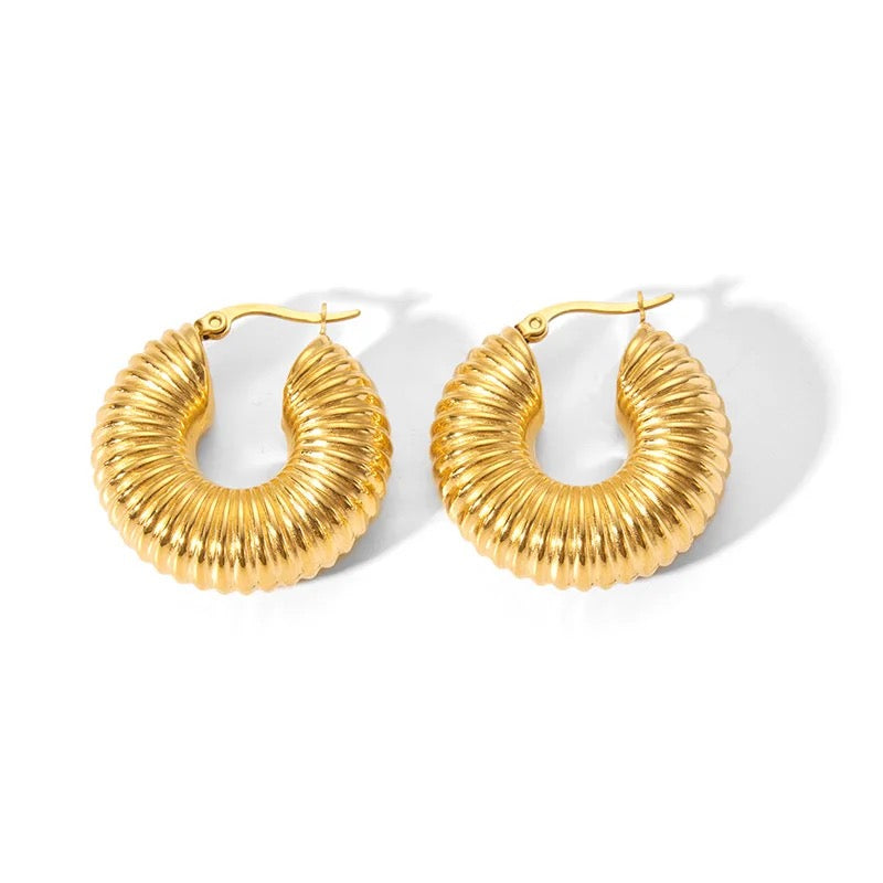 Ridge Hoop Earring-Dazzledvenus