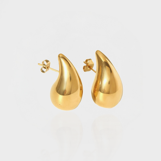 Savi Teardrop Earring-Dazzledvenus