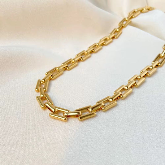 Timepiece Link Chain Necklace-Explore our elegant Balance Beam T-Bar Chain Necklace collection. Enhance your style with our sophisticated designs. Order now for timeless elegance! 🏆-Dazzledvenus