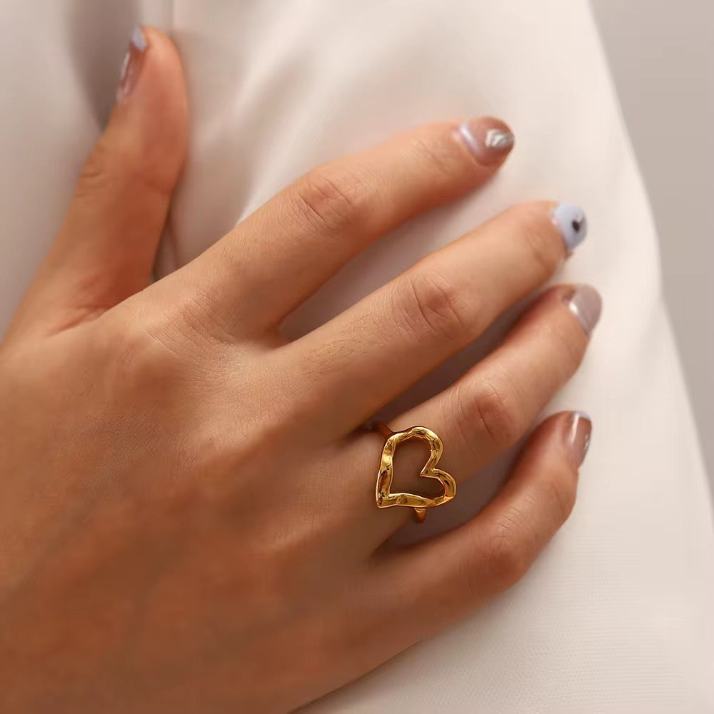 Amour Hammered Heart Ring