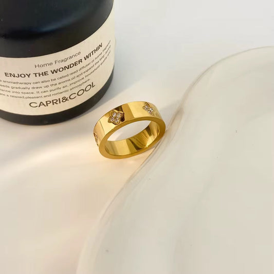 Clover Band Ring