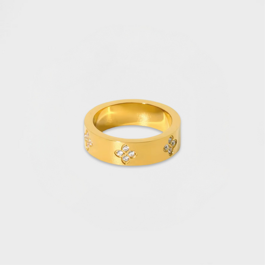 Clover Band Ring