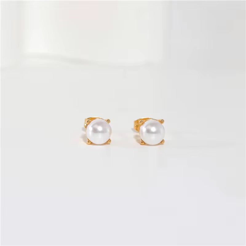 Sofia Pearl Stud Earring-Dazzledvenus