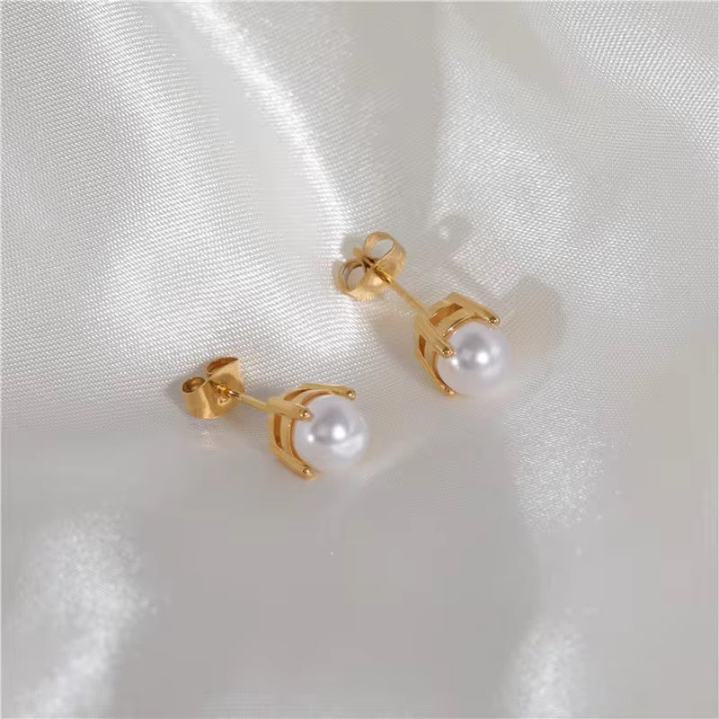 Sofia Pearl Stud Earring-Dazzledvenus