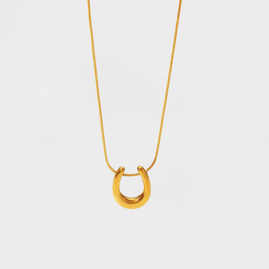 U Shape Horse Shoe Necklace-Dazzledvenus